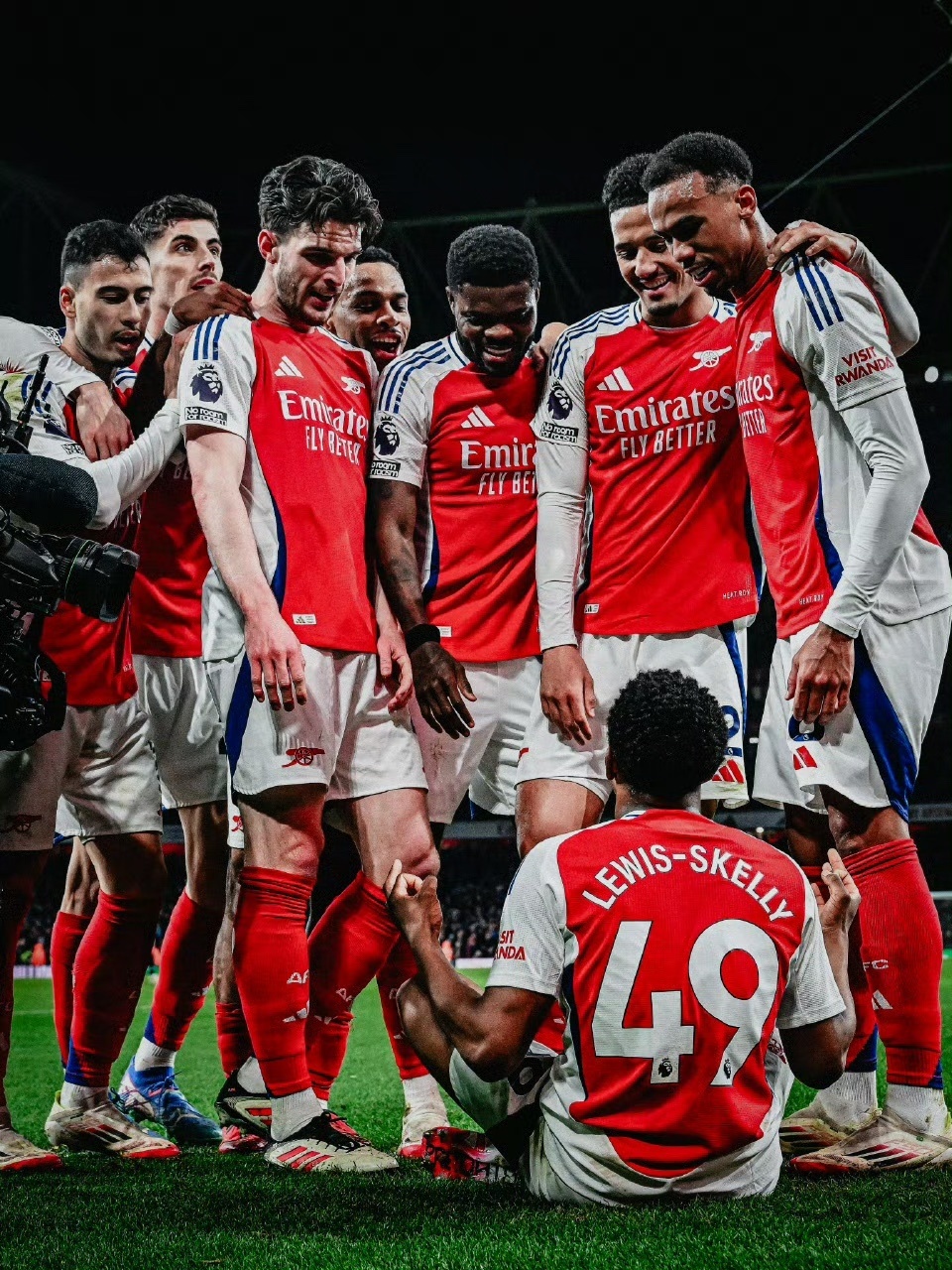 九游网页版入口-皇家马德里迎荷甲关键赛，关键时刻内部沟通，管理层满意，身体对抗强度拉满的简单介绍